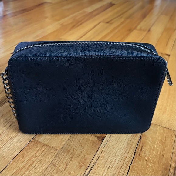 Michael Kors Jet Set Crossbody Bag (black w silver hardware) - Picture 6 of 15